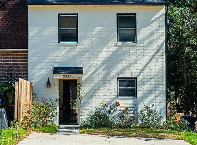 Сasa de vacaciones Elegant Townhome Retreat With King Bed Near I-10, Capitol, Fsu & Famu *