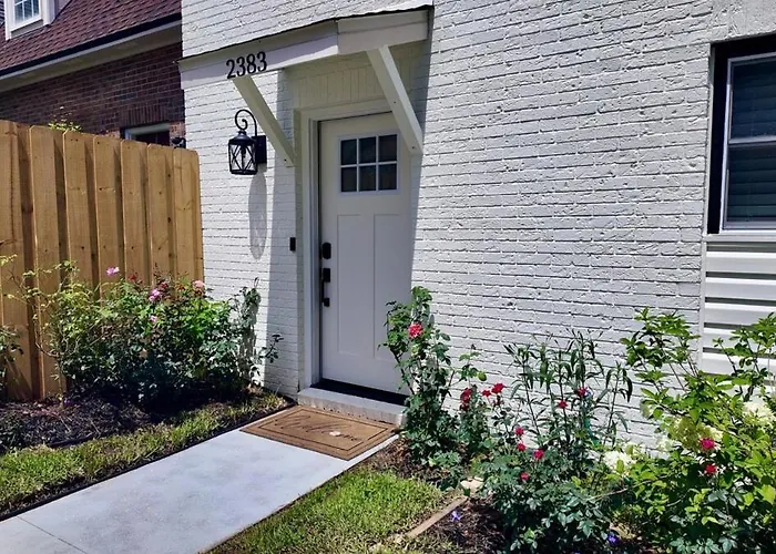 Elegant Townhome Retreat With King Bed Near I-10, Capitol, Fsu & Famu Сasa de vacaciones Tallahassee