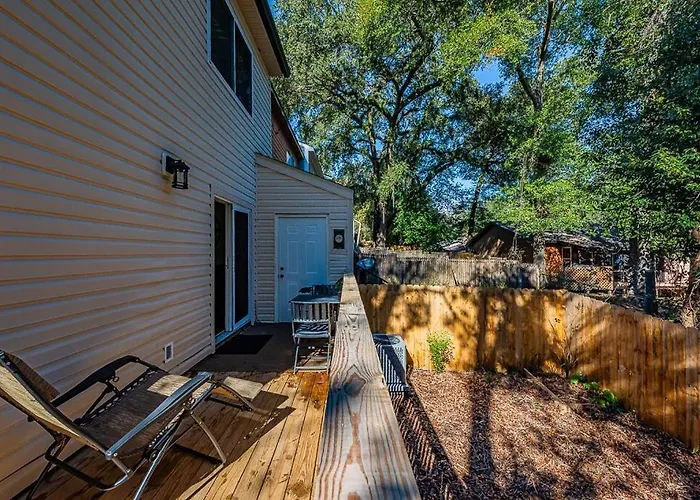 Elegant Townhome Retreat With King Bed Near I-10, Capitol, Fsu & Famu
